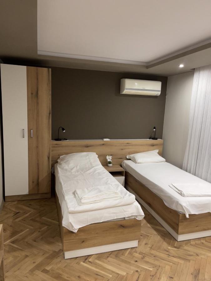 Ivet Guest Rooms Varna Esterno foto