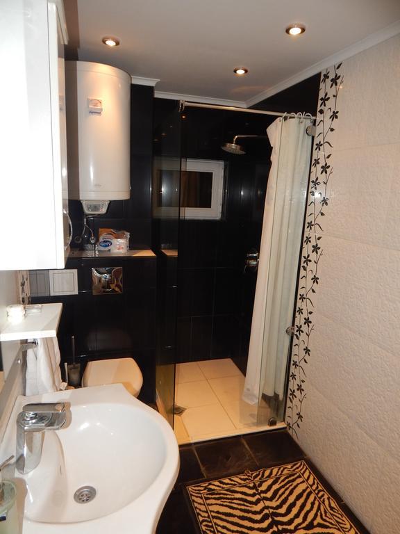 Ivet Guest Rooms Varna Esterno foto